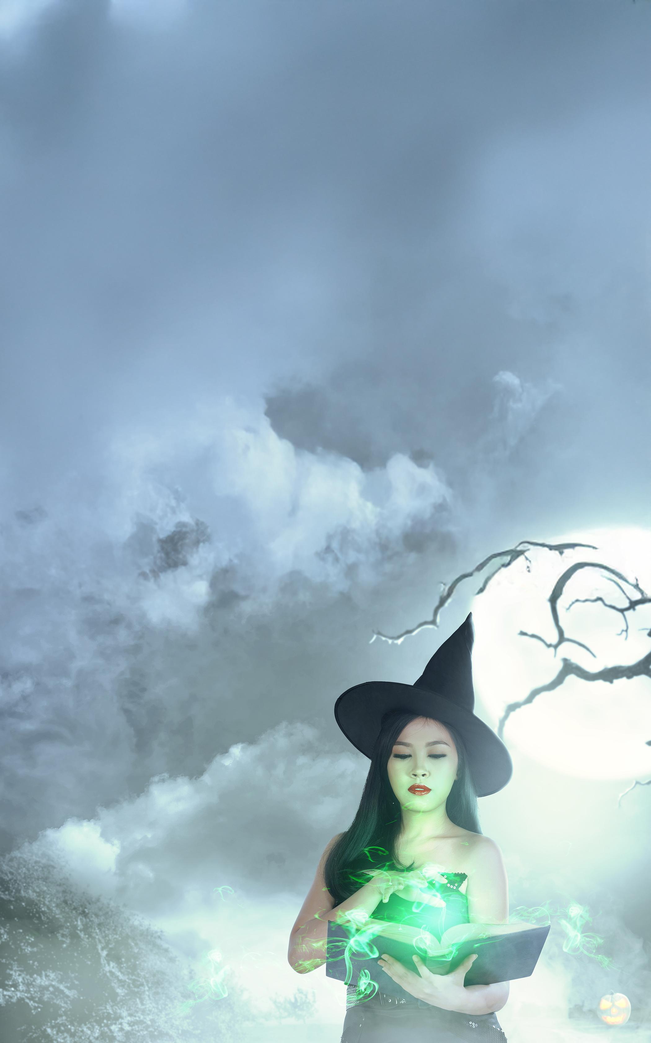 Moonlit Witch Spell